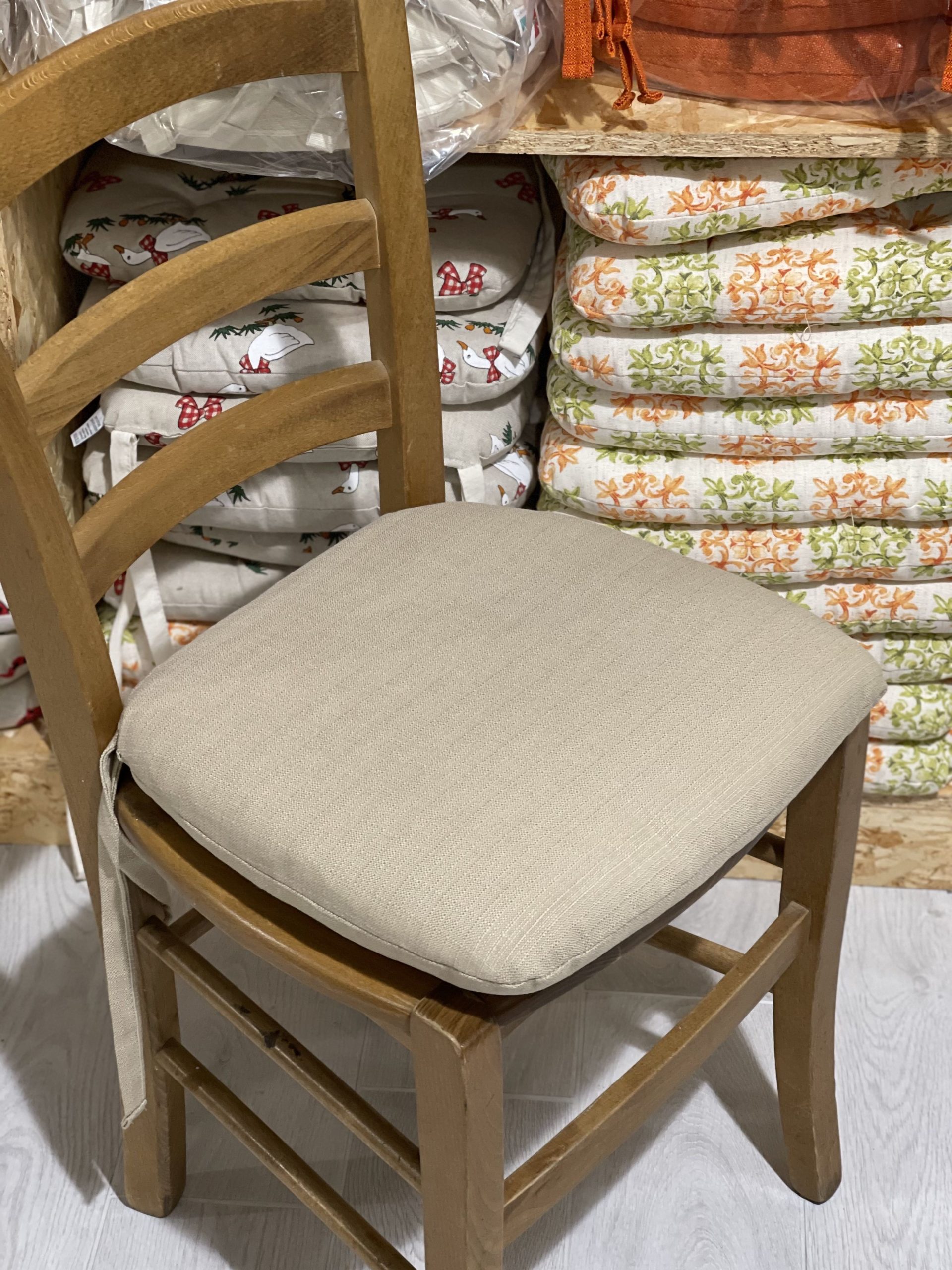 CUSCINO FORMA SEDIA SFODERABILE BISCOTTO