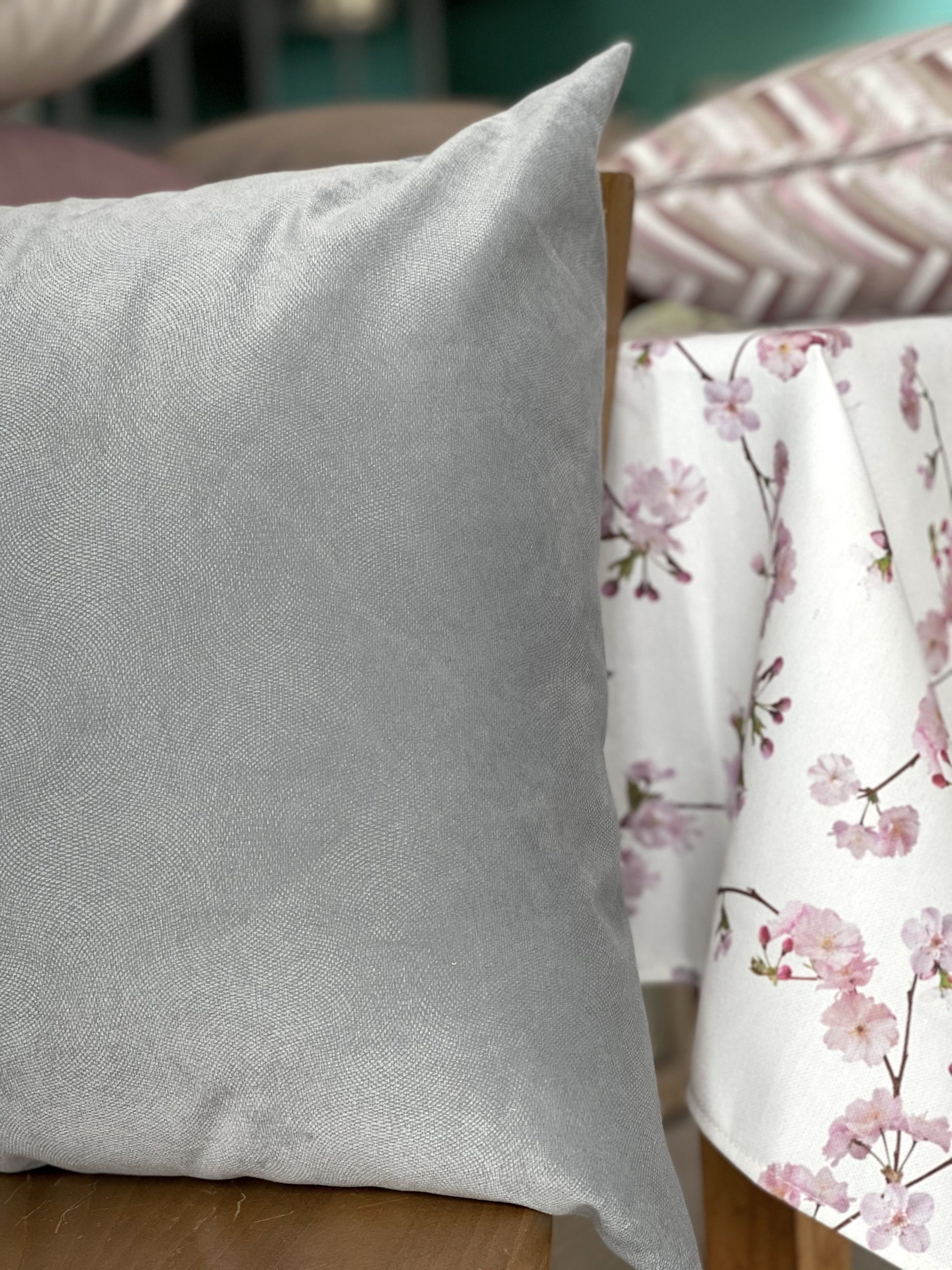 CUSCINO ARREDO VELLUTO GRIGIO