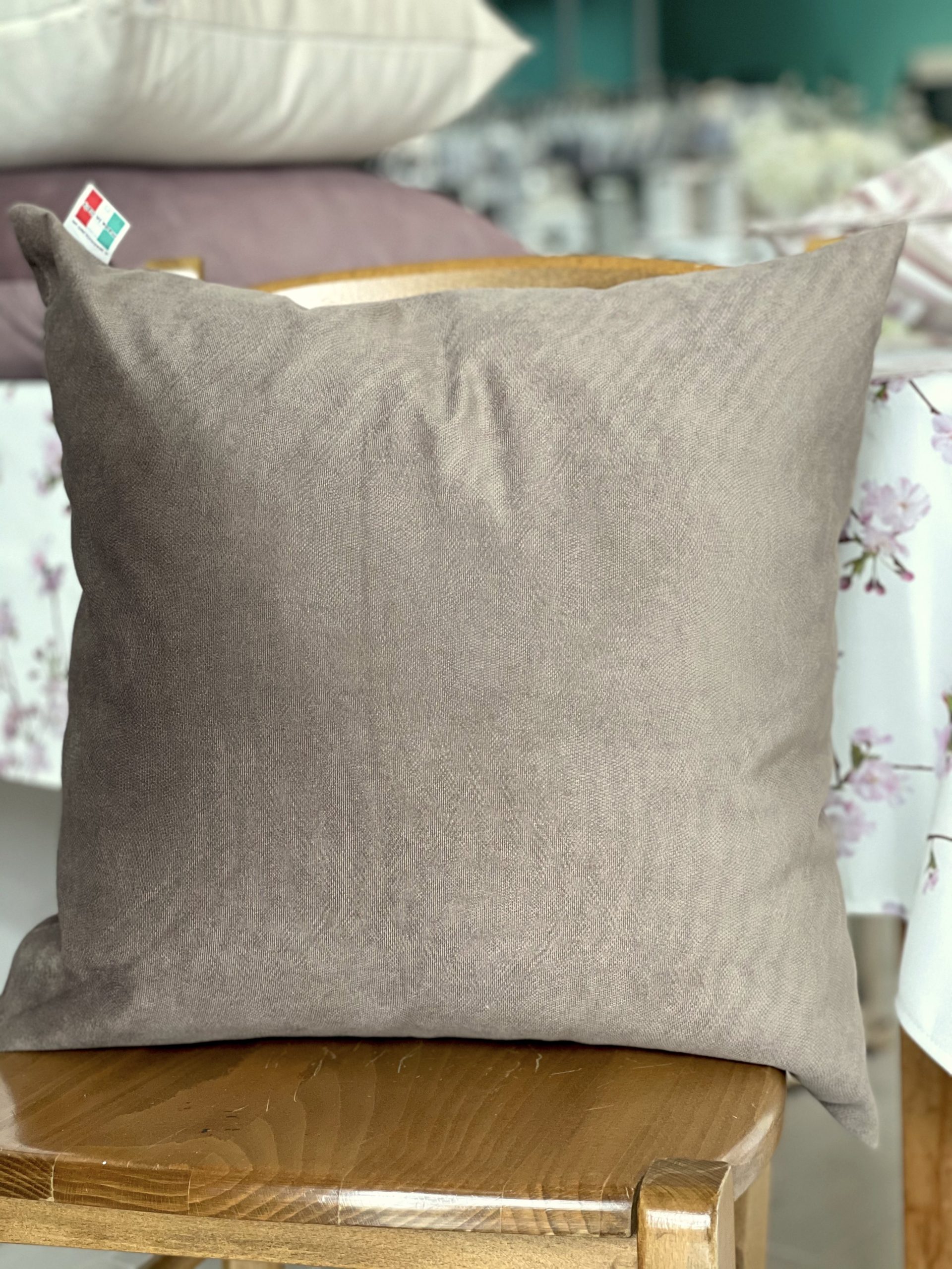 CUSCINO ARREDO VELLUTO MARRONE