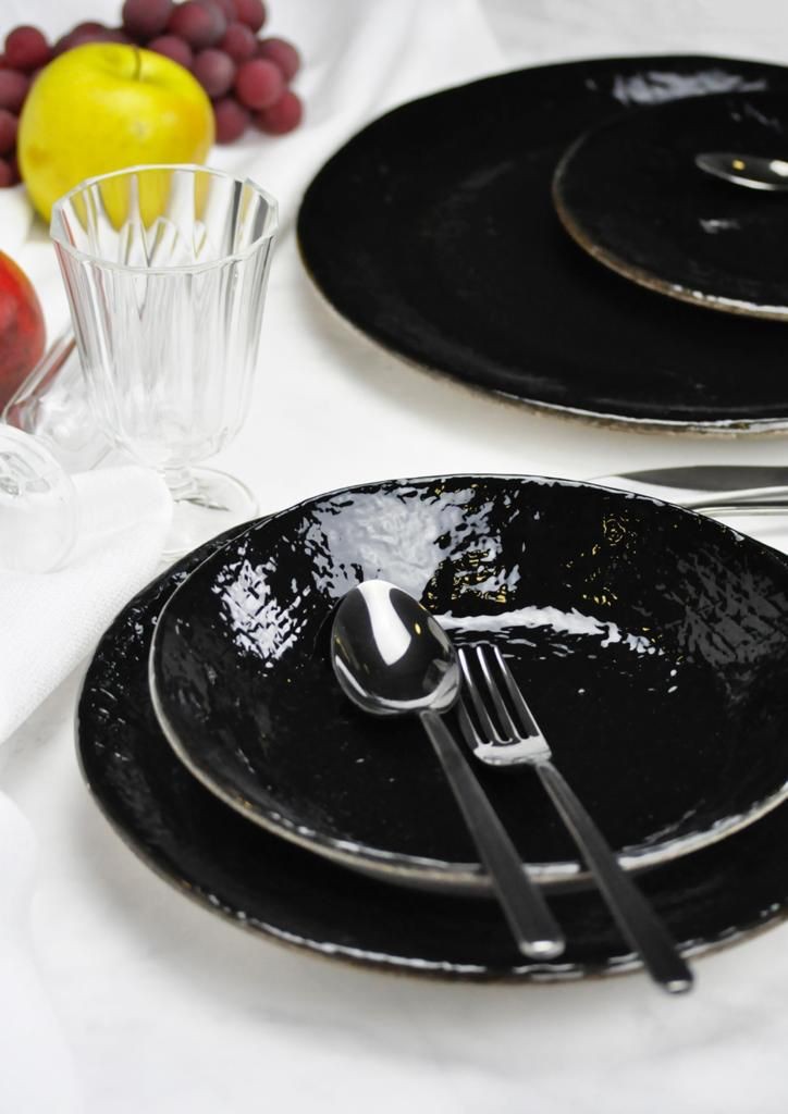 ARCUCCI PRETA FONDO NERO