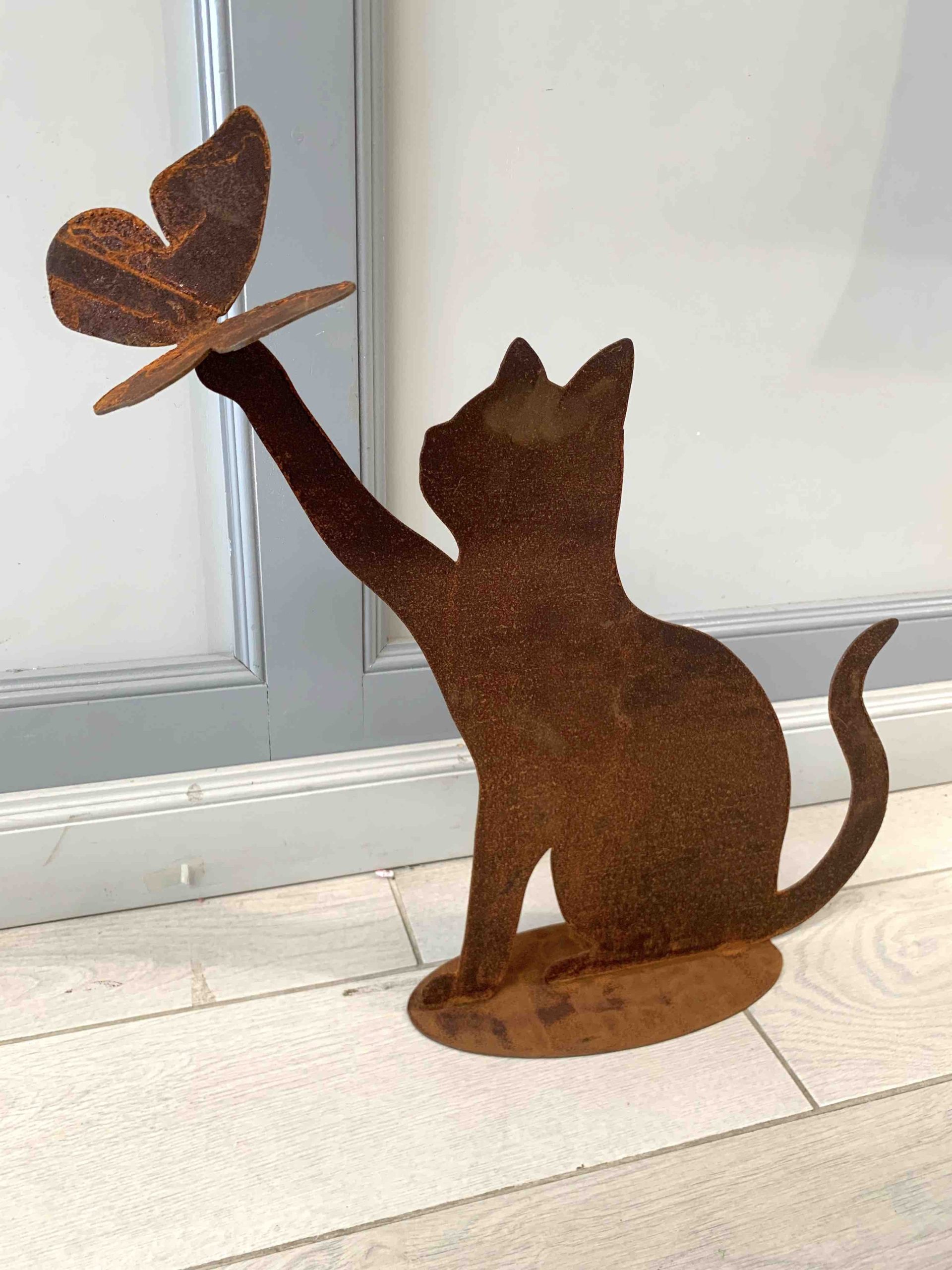 CORTEN GATTO CON FARFALLA ZAMPA