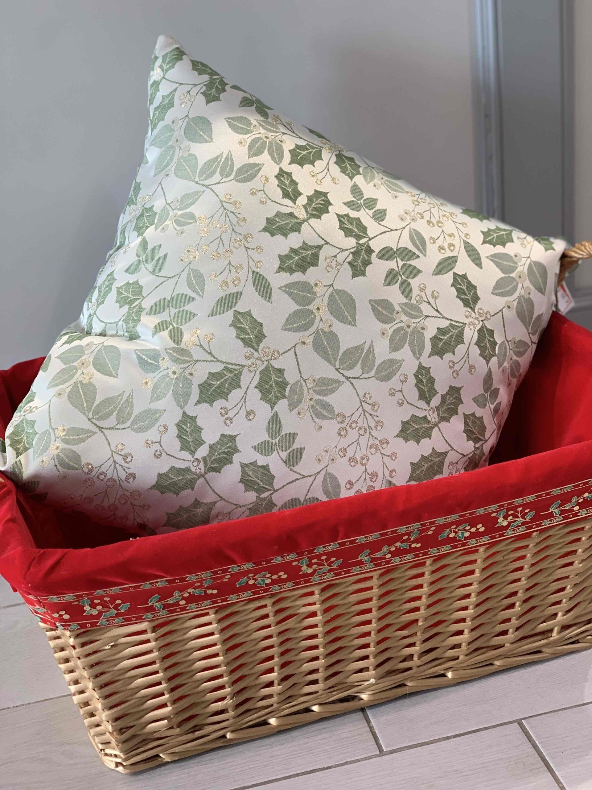 CUSCINO ARREDO BACCHE ORO 50X50