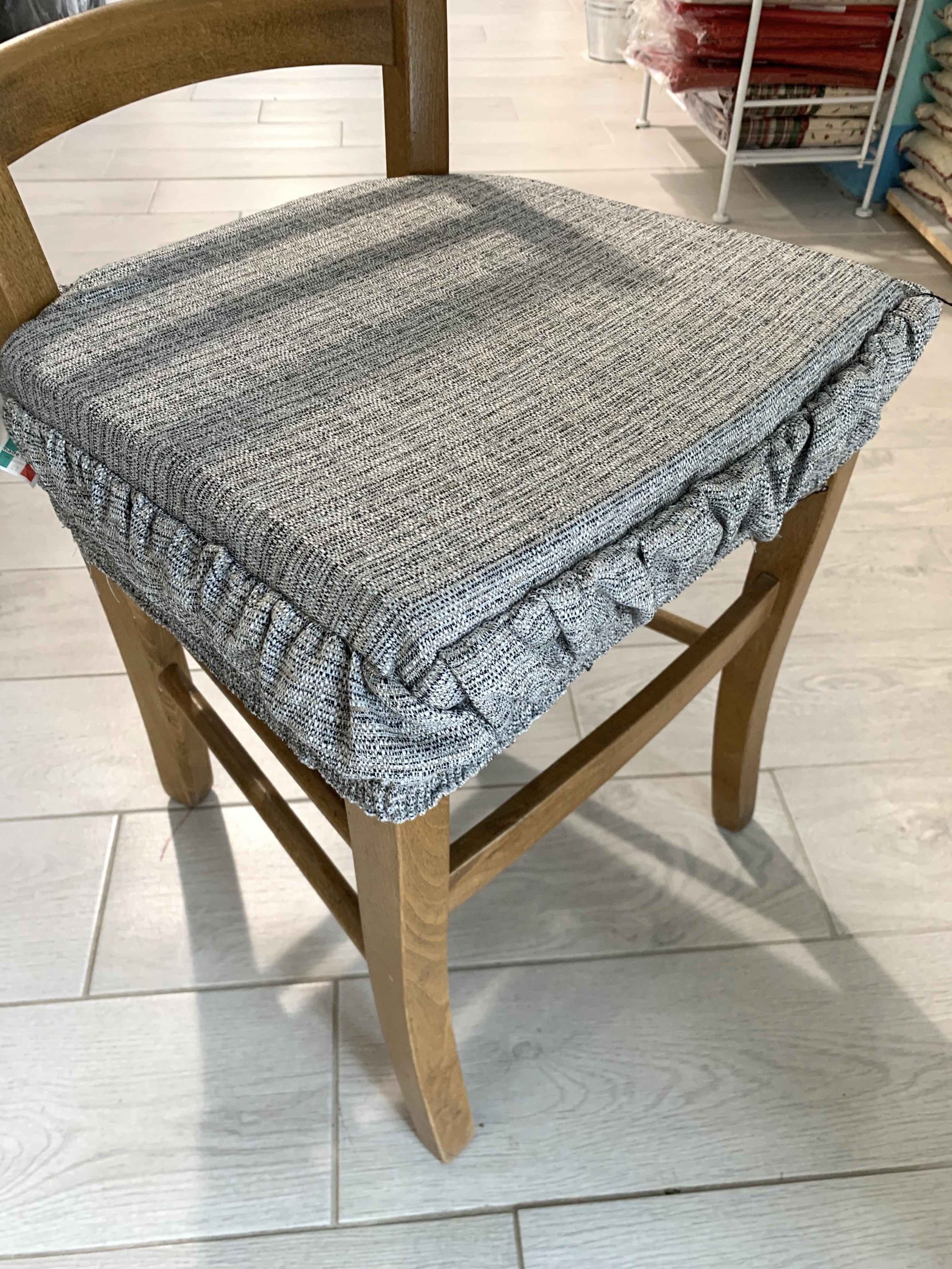 CUSCINO FORMA SEDIA SFODERABILE C/ELASTICO FUMO