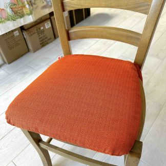 CUSCINO FORMA SEDIA C/CERNIERA ARANCIO