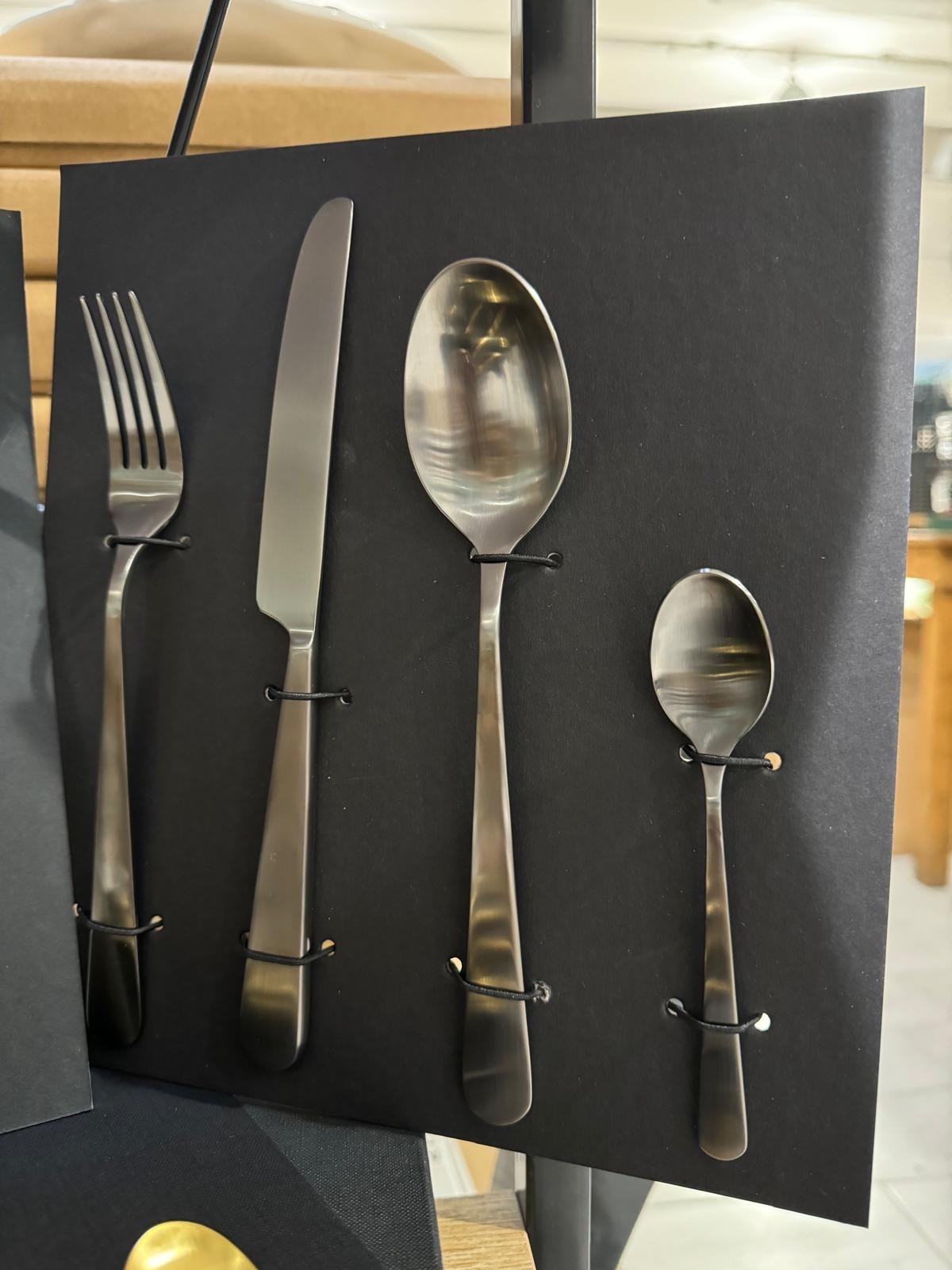 MEPRA SET 24 POSATE STOCK NERO