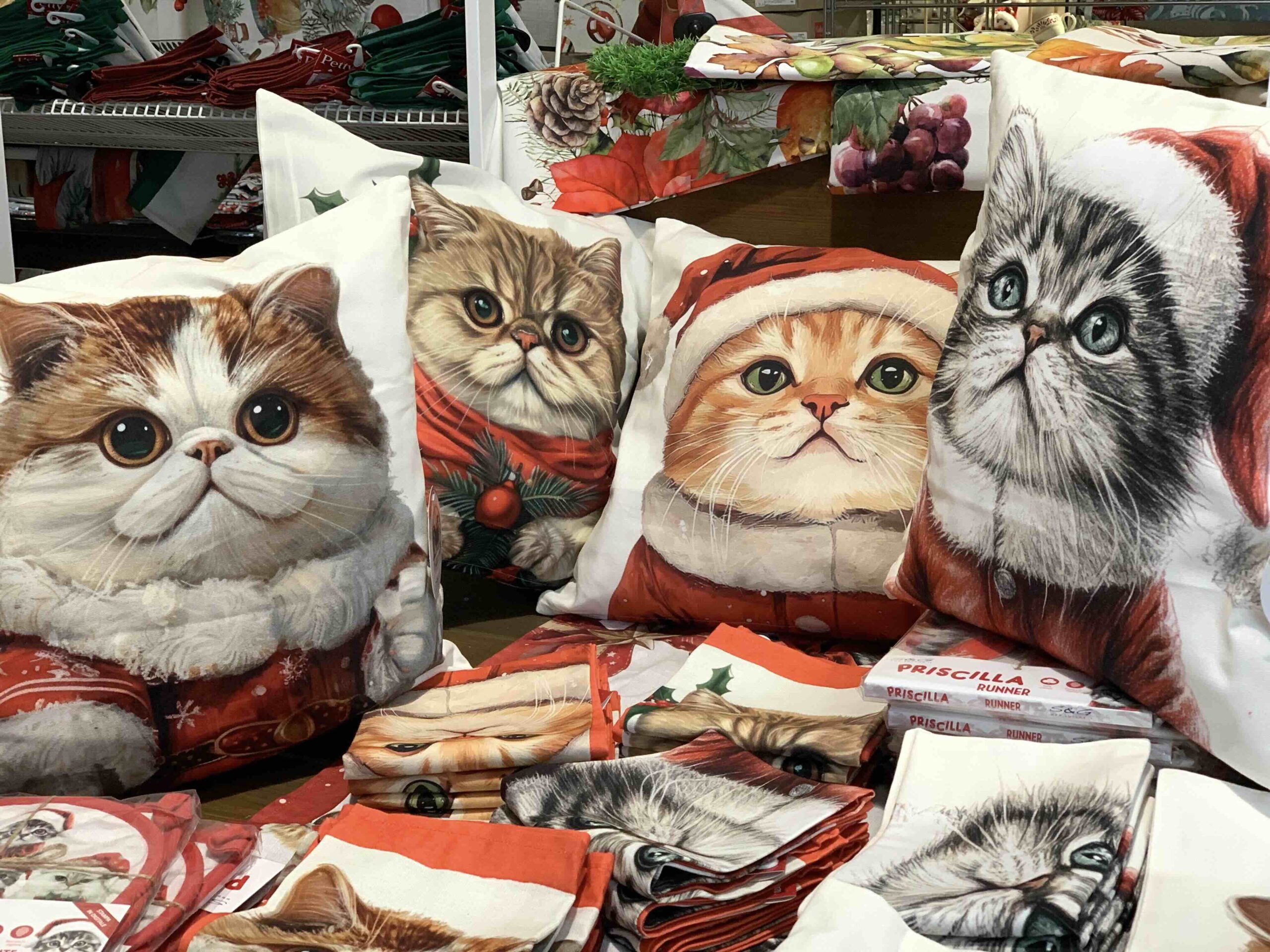 CUSCINO ARREDO GATTI NATALE